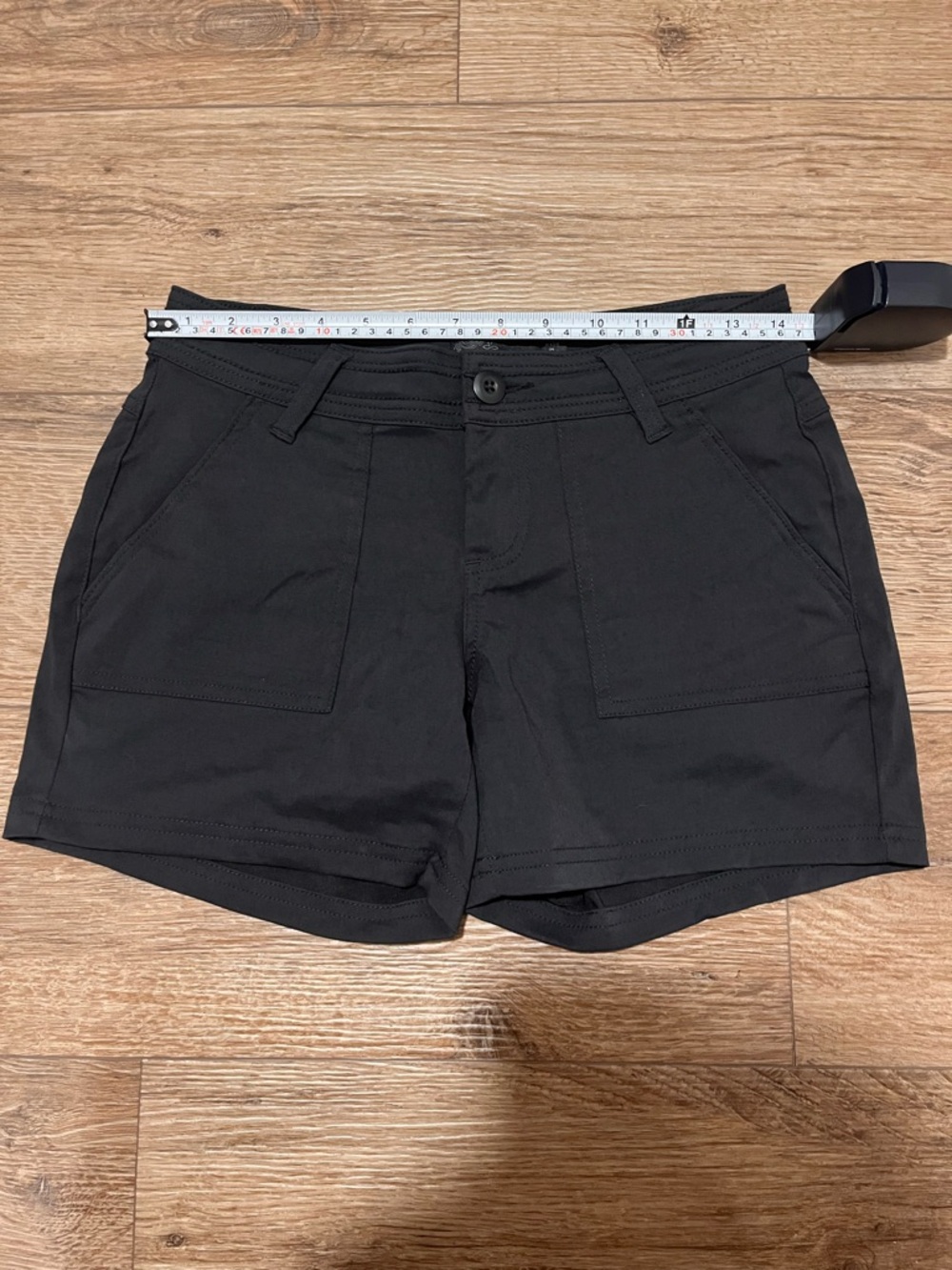 PRANA Olivia shorts in black - Picture 2 of 10